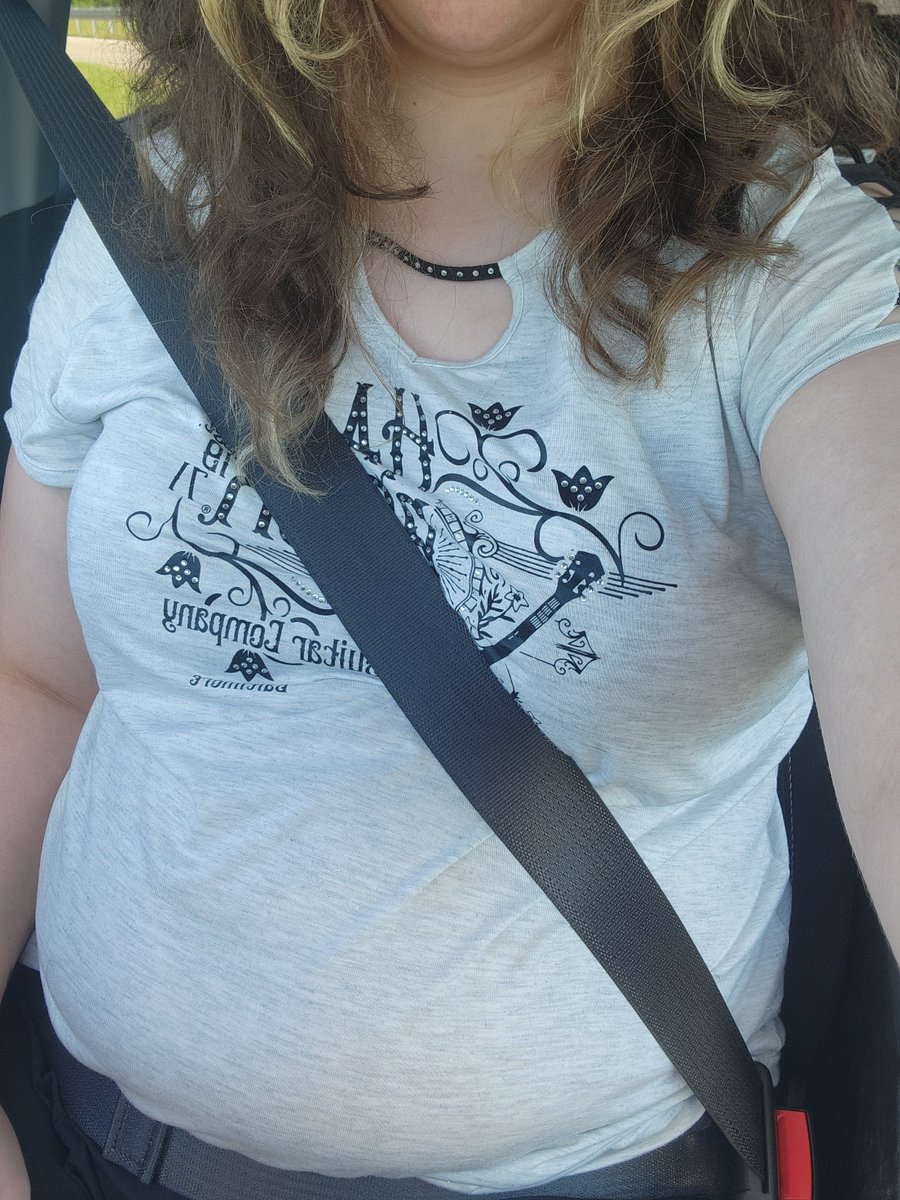 LadyLowki's tweet photo. Sorry for not posting in a bit, been celebrating my birthday with the important people in my life... meaning me getting dinner at a high end restaurant, a steak and 'tato dinner, and eating 8 pots of fondue the past few days 😅 

Anyway, here's some pics of me stuffed with cheese https://t.co/CBM29uh6N2