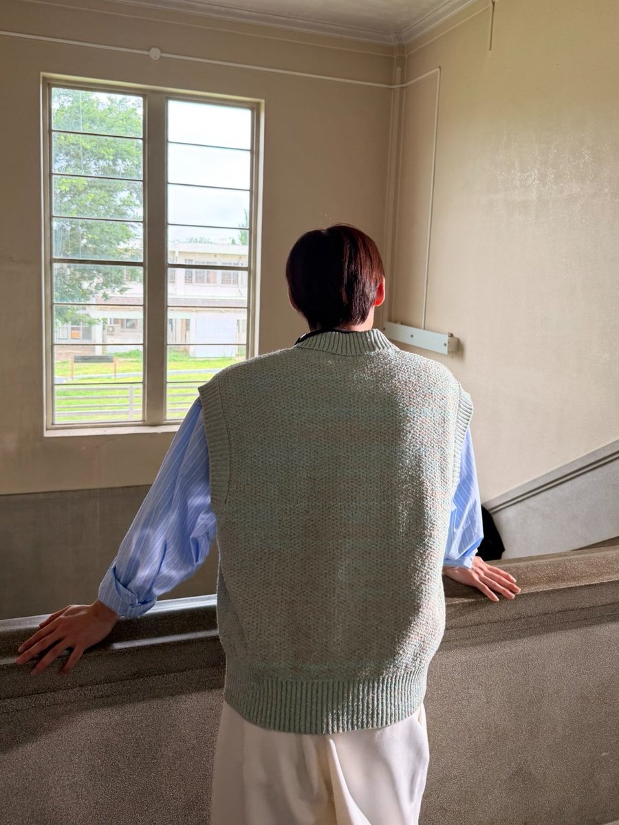 alo_no_sa13's tweet photo. この頼もしすぎる肩幅の人がこっち向いたらこれなのたまらんだろ https://t.co/kRpz1vkqDm