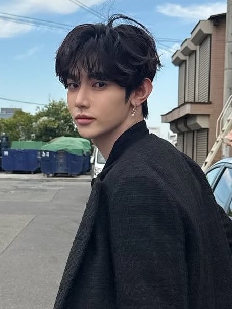 hamcheeksbin's tweet photo. #neulbin 
campus flirt neul who never had to work for anyones attention; was running around in circles for nerd bin, bin who ignored all advances from neul got neul so interested; naturally neul becomes obsessed, showing up to the library and asking bin for help with notes + https://t.co/CTK5gf7RGH