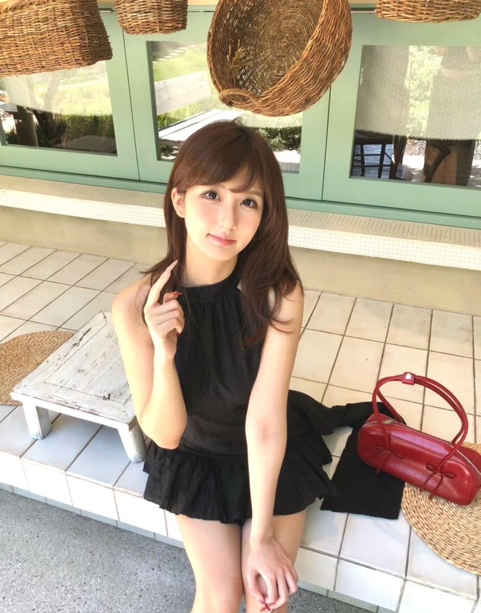 miucecis's tweet photo. ㅤㅤㅤㅤㅤㅤㅤㅤㅤ
✉️: 新しいドレスを着て、自分のカフェの前に立つバニーガールの素敵な写真。
ㅤㅤㅤㅤㅤㅤㅤㅤㅤ https://t.co/95omdnIJwM