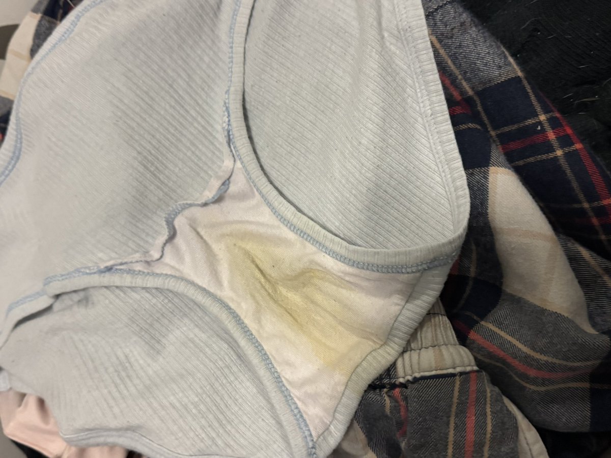 ThePublicSlayer's tweet photo. 8-8-26 
Love it when she wears cheeky panties to bed #bras #panties https://t.co/9XQmpVuanY