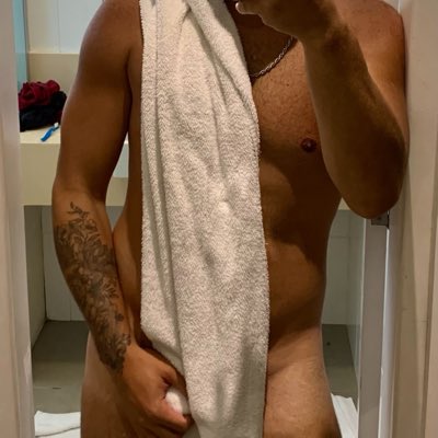 criaversatil3's tweet photo. 🇺🇸 I’m a big, built guy, and I’ve got plenty of fun to offer 🫵🏼🔥🍆🍑

🇪🇸 Soy un tipo grande y corpulento, y tengo mucha diversión que ofrecer 🫵🏼🔥🍆🍑

#gay #gym #viral #europa https://t.co/ynXUutVnNR