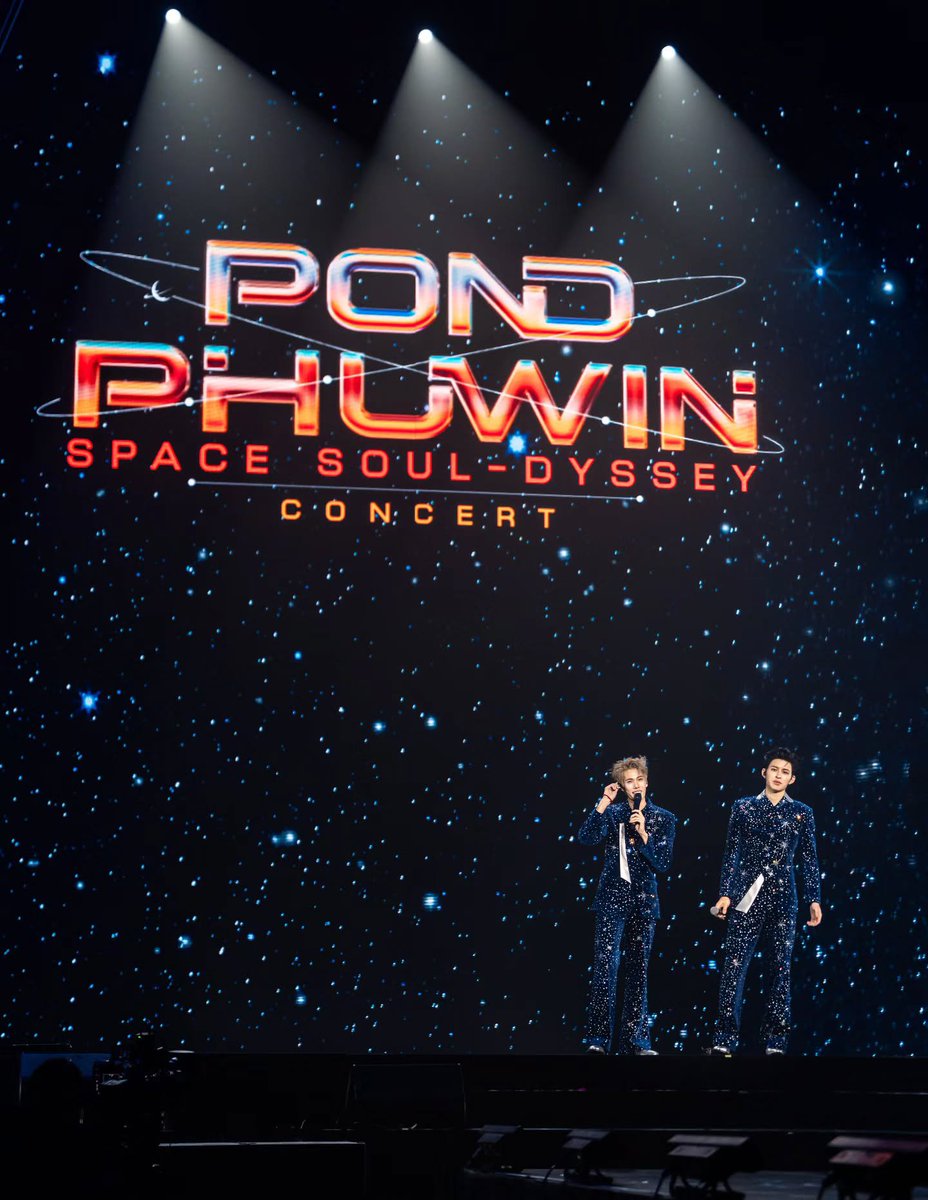 doublepjourney_'s tweet photo. POND PHUWIN Space Soul-dyssey CONCERT 🌌

📸 IG : ammpattarat

#PondPhuwinConcertD3
#ปอนด์ภูวินทร์ #PondPhuwin
#ppnaravit #phuwintang

Style # pattaratstying and team
@ mmmuayp_ @ science_lim @ tidatidawan @ jeabjeab.di @ minnddd @ zsujinz @ chickenakt @ f.4170 @ benz_activity1 @ birkinhac_activity1 
Grooming @ gemsstone @ 555555by_k 
Show Director @ oou21
Artist Manager @ yingyayapanikom
Photo @ peach_zd