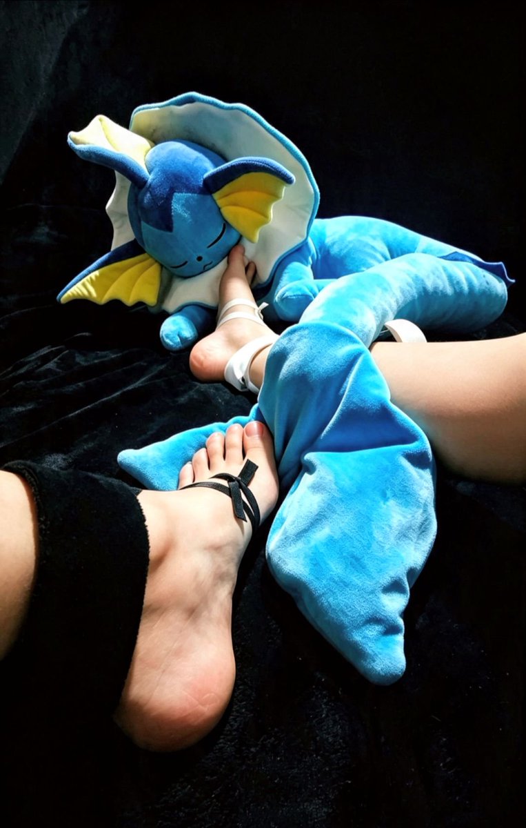 ATLAS_feet's tweet photo. Do you like Vaporeon?

Purchase the package of 6 photographs and a one minute video by DM, bby 💋🔞

#feetِ  #feetfetısh #feetworshi̇p #feetfetıshly https://t.co/uq4l9JhFVS