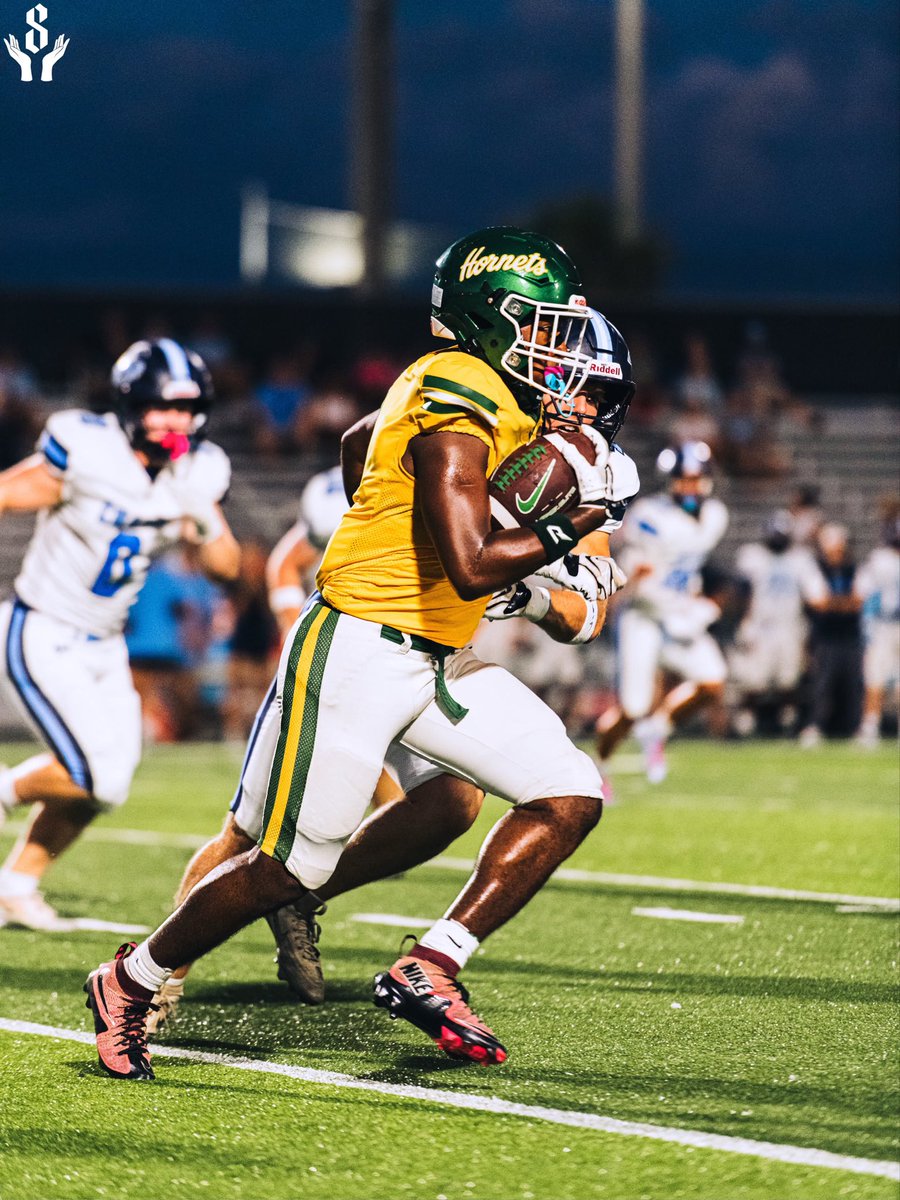 DwalkRB's tweet photo. Stats through 3 games:
(Sat out 2nd half of 1st game)
259 rushing yards
56 carries
7 total rushing touchdowns
4.6 YPC
One 100 yard game
@Recruit_Aiken @CoachJByrd_ @coach_ashmore @CoachAlston5 @RBCoachCrenshaw @CoachdjCheetah @CoachMatt_NCCU @coachDonal06  @DaVonSmith11 https://t.co/ZqeTJvG4s3