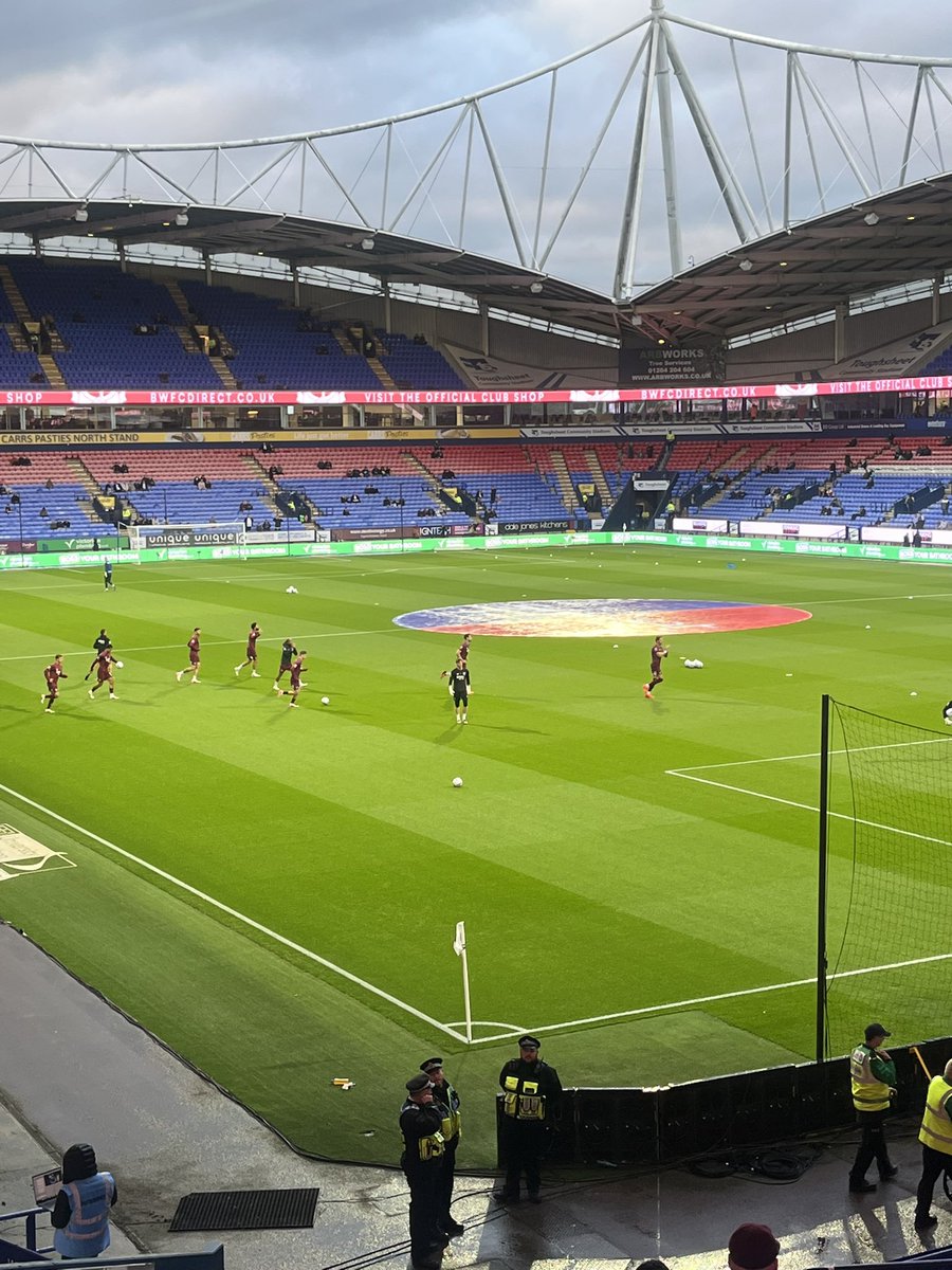 Gibbothehammer's tweet photo. Big thanks to @ExWHUEmployee @DaveWalkerWHU from @WestHamWayCom for the match tickets tonight. The result made the 7 hours of driving worth it👏⚒️ COYI https://t.co/VCaDmNfCYQ
