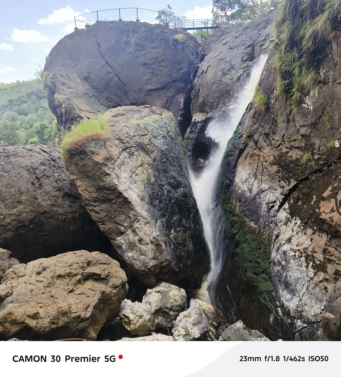 Gedyfullback's tweet photo. @KWSKenya @KWSTsavoWest Chepkiit falls in Nandi County. https://t.co/fzJ0I41SnO