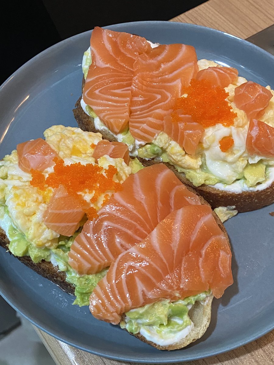 Blueterbear's tweet photo. DAY 3 | Sourdough + Salmon + Avocado + Ebiko + Eggs 🍣🍞🍳🥑 😋 ลองเอาแซลมอนมาโปะหน้า🥰🧡อิ่มอร่อย อยู่ท้อง https://t.co/qTetbavGsD