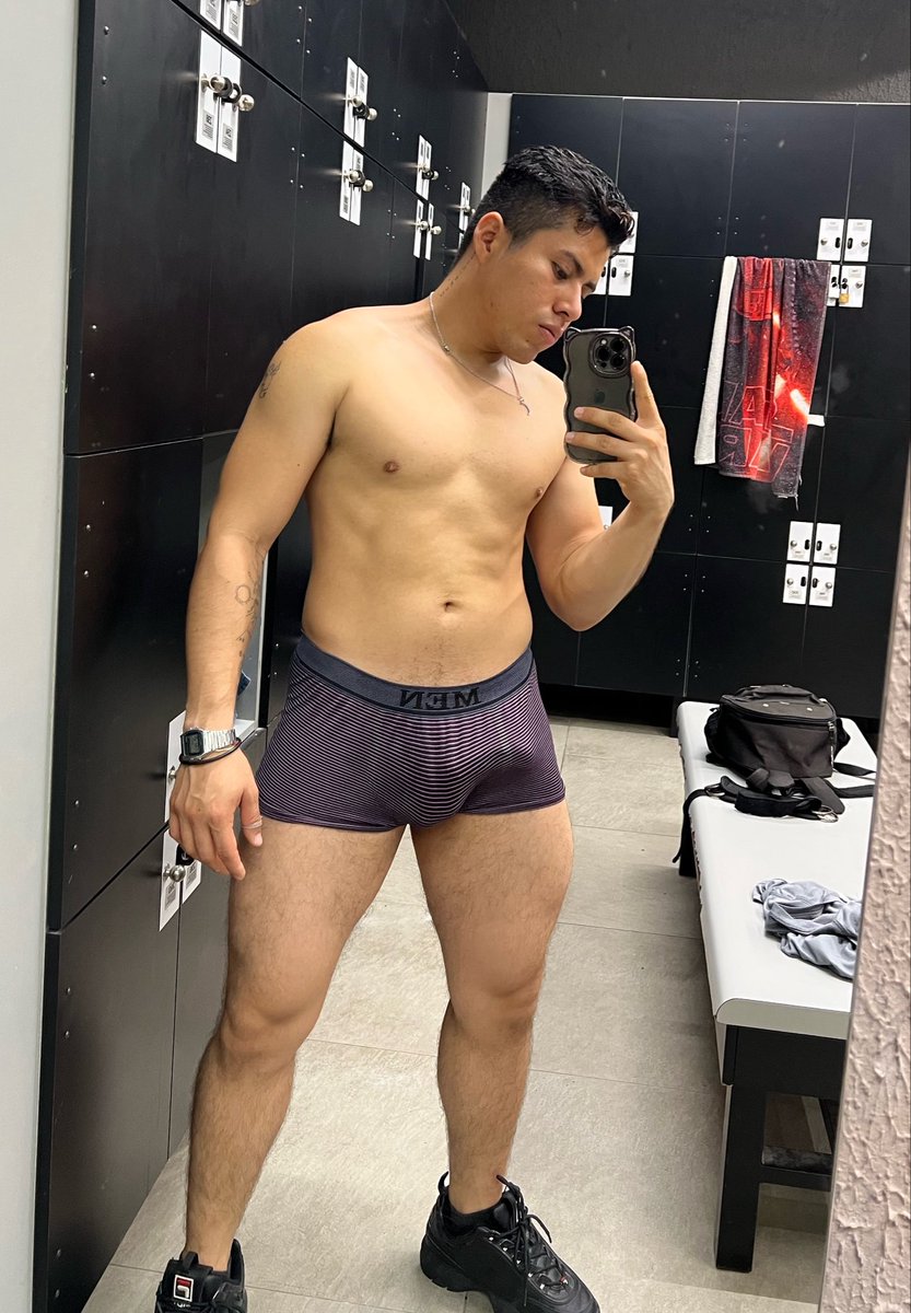 Delire2004's tweet photo. Terminé caliente 🔥🍆 https://t.co/Dv8NsqibQH
