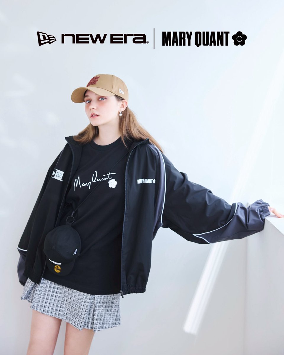 maryquantjp's tweet photo. 9.16 [Wed] NEW ARRIVAL
NEW ERA® × MARY QUANTの
コラボレーション第3弾が登場
マリークワントオンラインショップにて 
先行予約受付中
https://t.co/SUGTqJvqCr

米国で1920年に設立されたスポーツ・ライフスタイルブランド、NEW ERA®のマリークワントオリジナルデザインが今年も実現。
昨年もご好評いただいたリュックやキャップに加え、リラックス感のあるオーバーサイズでユニセックスに着られるパーカやブルゾン、FRONTにデイジーやサインロゴ、BACKの襟もとにNEW ERA®のロゴをあしらった特別感のあるプルオーバーが新登場。
また、今回初となる9FORTY™モデルを採用したキャップも仲間入り。

豊富なラインナップから、
お気に入りを見つけて

【先行予約について】
マリークワントオンラインショップにて 
2026年9月9日(水)10:00 より先行予約 
【発売日について】
全国SHOP、オンラインショップにて2026年9月16日(水)発売

※全国のマリークワントSHOPでは、より多くのお客様に商品をお届けするため、発売日当日（2026年9月16日（水））は、お一人様につき各商品（各カラー）1点までのご購入とさせていただきます。
あらかじめご了承くださいますようお願いいたします。
また、誠に恐れ入りますが、店舗への在庫状況に関するお問い合わせはご遠慮いただきますようお願いいたします。

#MARYQUANT #マリークワント #NewEra #NewEraJapan #ニューエラ