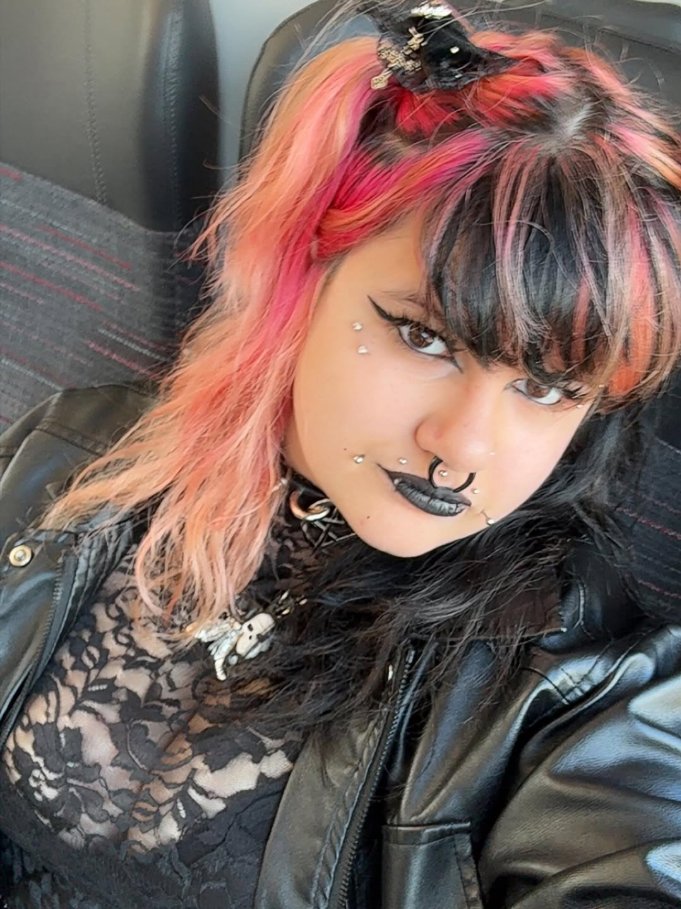 BethCosplayz's tweet photo. Here's two out of cosplay pic of me to change it up :) #BBW #nsfwtwtًً #Pawg #Bimbo #Chubby #Tits #Curvy #cleavage #piercings https://t.co/f1hMW6qnZI