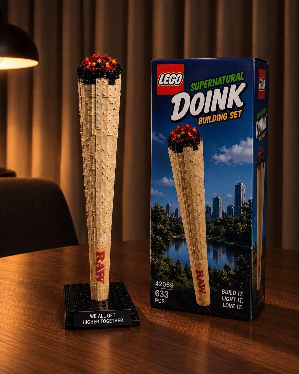 Pauly__Thomas's tweet photo. Collab of the century??😂

#rawpapers #lego #weed #relatable #viral https://t.co/dm24A3zRfw