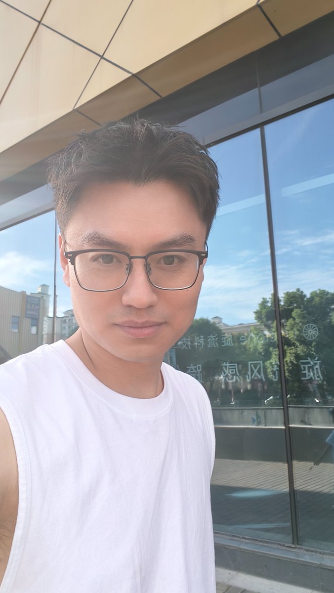 iTheDaybreak's tweet photo. 换个发型 https://t.co/8RTQQaQYtf