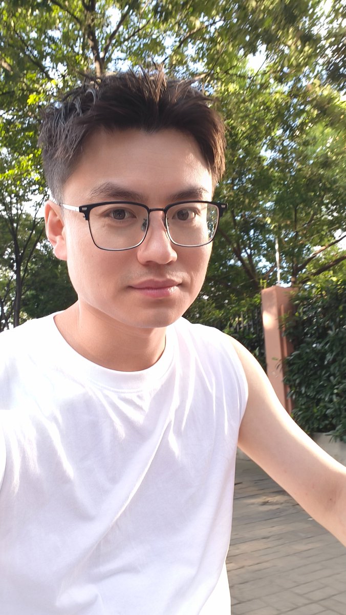 iTheDaybreak's tweet photo. 换个发型 https://t.co/8RTQQaQYtf