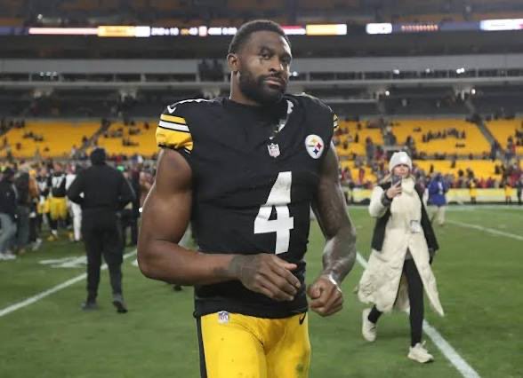 nflrums's tweet photo. 🚨🚨 #Steelers WR DK Metcalf reveals he believes Antarctica may be hiding “another civilization inside of Earth,” questioning why people can’t freely visit the continent.

Aaron Rodgers having influence on the team https://t.co/p6SKK2xhtG