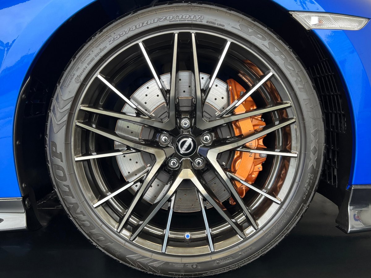 CRAFTSPORTS's tweet photo. 【✨新入庫情報✨】
NISSAN GT-R R35 ピュアED MY22

・2022年式（令和4年式）
・走行距離：約9,940㎞
・ワンガンブルー（特別塗装色）
・ワンオーナー/禁煙車
・レイズ製アルミ鍛造ホイール
etc...

車両詳細は以下のリンクからご確認くださいませ。

車両詳細
https://t.co/JswnQBIcnN

――――――――――――――――――

GT-R専門店 CRAFT SPORTS（クラフトスポーツ）
群馬県前橋市宮地町248-1

店舗HP
https://t.co/OTkTKamucR

各種リンク
https://t.co/NaJVP2CIRO

TEL：027-265-3388

#NISSAN #GTR #NissanGTR #R35 #VR38DETT #JDMcar #スポーツカー #新入庫 #GTR専門店 #クラフトスポーツ #craftsports