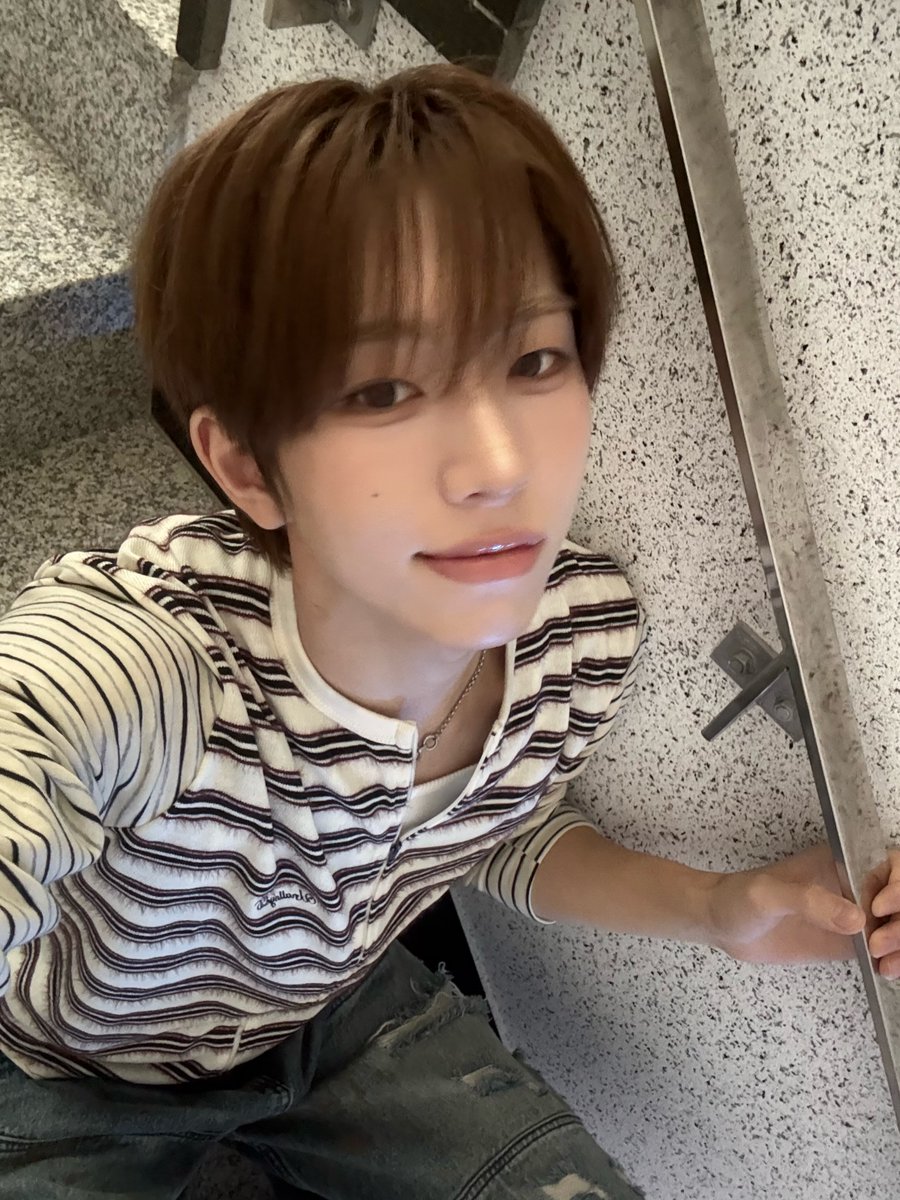idntt_cosmo's tweet photo. 나랑 끝까지 같이 있자

#idntt #아이덴티티
#yesweare #박누리 #parknuri https://t.co/84xarU0KnB