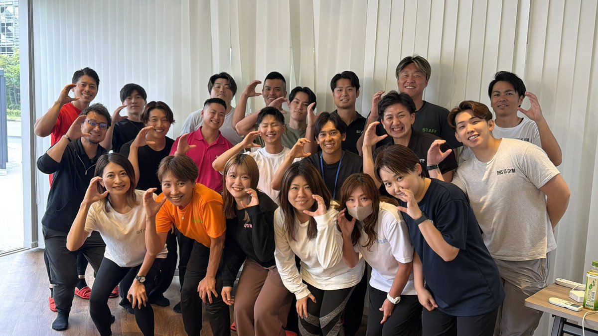 coregym_tetsuya's tweet photo. コレジムのトレーナーは、元会員さん！？

半数くらいがコレジムの会員通ってくれてました、
お客様対応に感動し、いま働いてくれています！

ご対応の質を下げないよう
スタッフ教育を頑張らねば！ https://t.co/VL7E7ejdoT