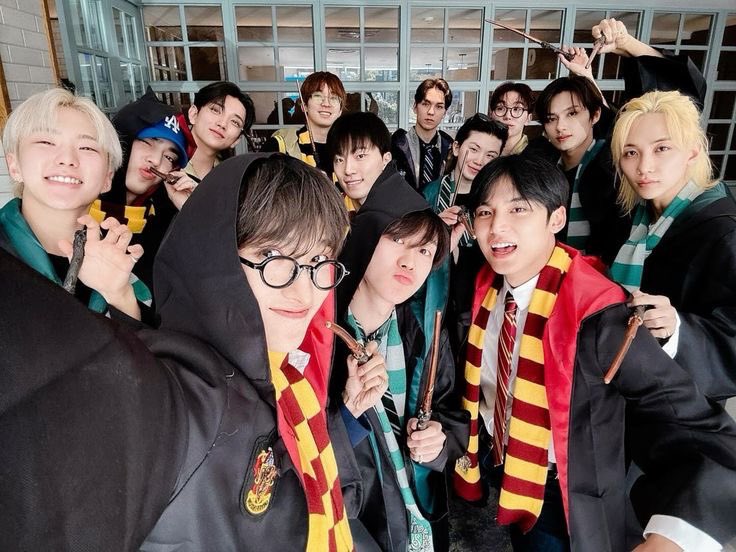 YasmeenOne's tweet photo. the famous seventeen harry potter fight happening because of number 2&amp;3😭 https://t.co/pmovlsWY15
