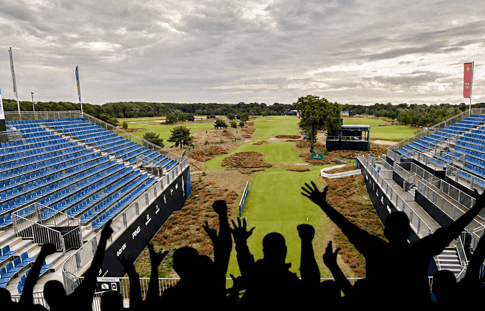 DaveGolfVisuals's tweet photo. @LukeKerrDineen What next fake crowds?   @kclairerogers https://t.co/Dn1SMgZ6kJ