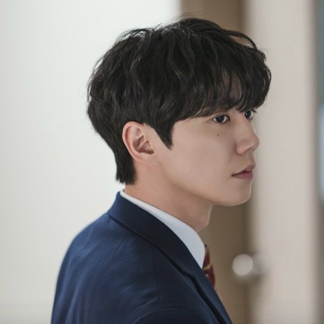 Lesso_00's tweet photo. 정요비오 트
17최졍요는 본인이 좋으면 좋은대로 일단 돌진하고 강뵤에 대한 감정 하나만큼은 솔직한 놈이었다면 
27은 지가 애증하는 상대를 봐주고 있는 건 맞는데 죄책감 때문인지 뭔지 회피성이 더 짙어진 강뵤를 말없이 주시하다가 계속 그런 식으로 굴면 내가 알아서 하겠다는 느낌임 https://t.co/mYxUo7KQIB