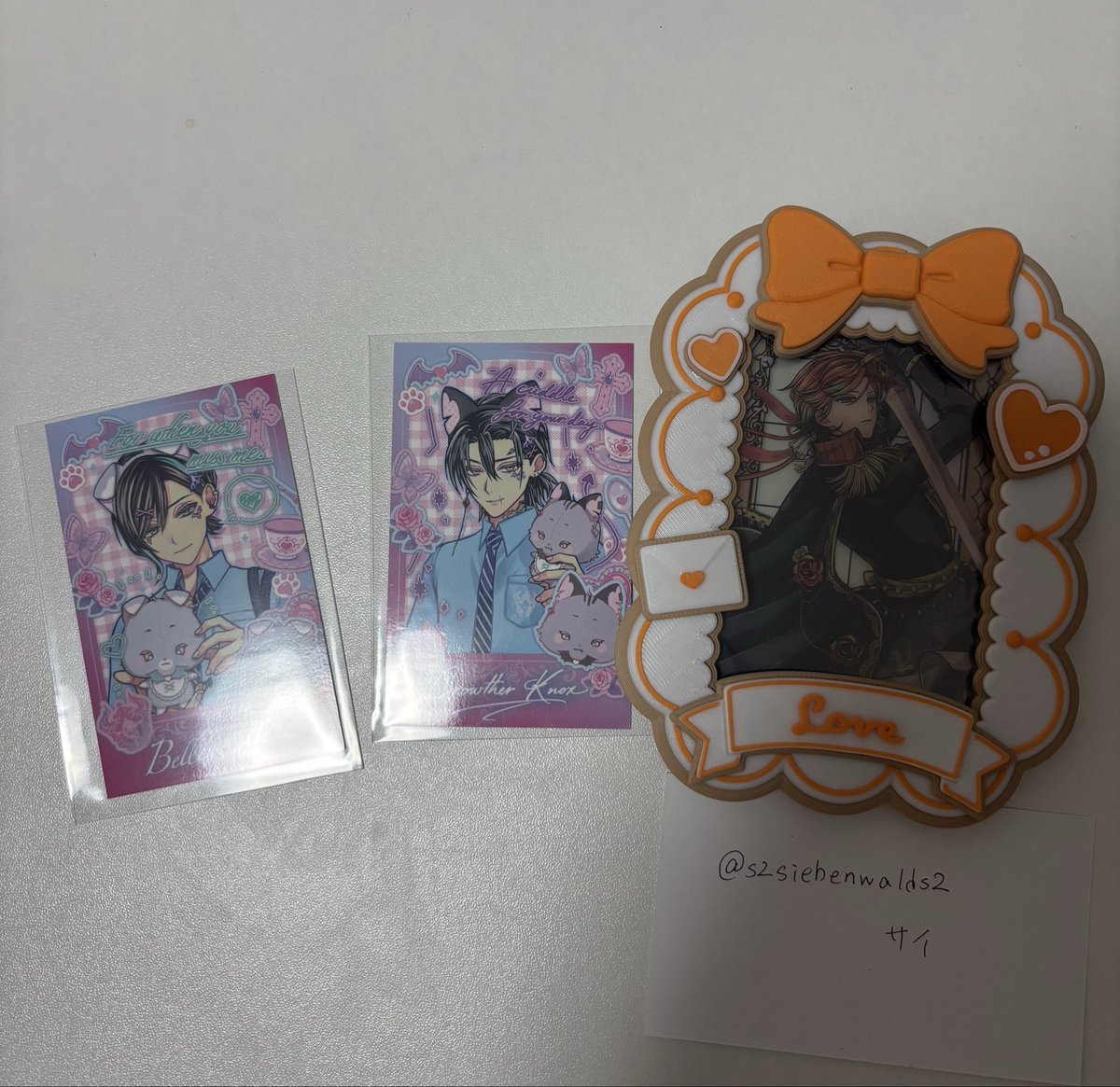 s2siebenwalds2's tweet photo. 【交換】
悪魔執事と黒い猫 あくねこ 
テーマパーク チェキ風カード

ノーマル
求　テディ＞アモン＞ロノ

譲　画像参照

サイン
求　テディ　

譲　ベレン　クロウザー

お気軽にお声がけください。

基本郵送での交換です。
予定が合えば、池袋のみ直接交換可能です。 https://t.co/9v0F9lYlcI
