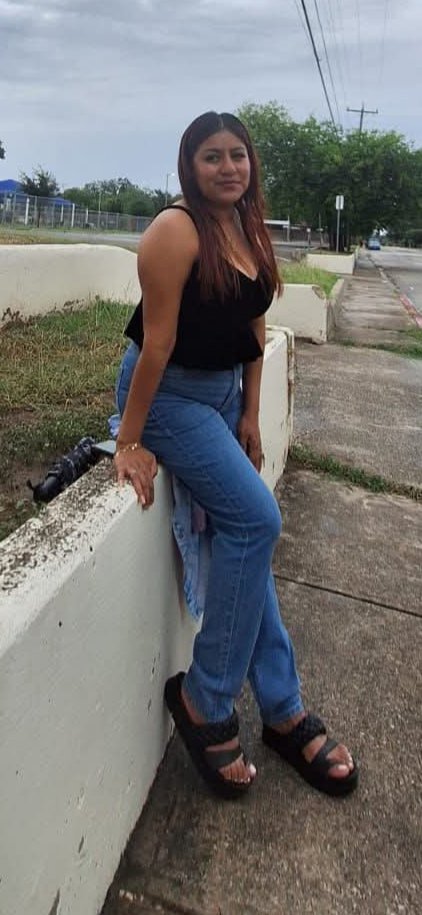 putitas_dh23's tweet photo. Selena mejia 
#milf #puta #morbopúblico https://t.co/sKZMZAjEMf