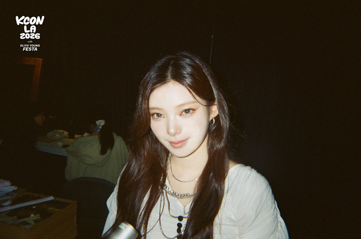 kconusa's tweet photo. [#KCONLA2026] Behind the Scene: Film Camera by #cosmosy

photo by. @cosmosy_x 

📌Pre-register now for KCON LA 2027 and be the first to get the latest KCON news and updates!
🔗https://t.co/I5DbHatE0i

-
KCON LA 2026
AUG 14-16
https://t.co/0wcVXh0tET Arena, LA Convention Center

Let’s #KCON