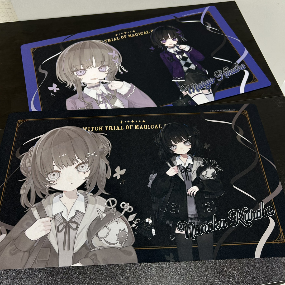 thechara_event2's tweet photo. ✦❖✦───────────────✦❖✦
『魔法少女ノ魔女裁判』inダイバーシティ東京プラザ
　　　　　　POP UP SHOP
✦❖✦───────────────✦❖✦

9/9(水)現在の完売状況はツリーをご確認ください。
「ラバーデスクマット制服風コーデ ver.」好評販売中✨
※完売している商品は店頭にて受注予約を承っております。

※本日はフリー入場を予定しておりますが、 混雑状況により整理券配布による入場制限を行う場合がございます。予めご了承ください。

⛓https://t.co/YpBfkeJTcj
#まのさば