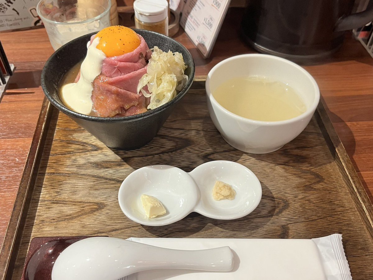 waremoko_female's tweet photo. 【先日の練習風景🎶】
夏休み期間を経て、団員一同パワーアップしてきております🙌

さらに練習後は、残りの夏を乗り切るためにローストビーフ丼でエネルギーチャージ😋

10/17(土)の演奏会で皆さまに素敵な音楽をお届けできるよう、引き続き精進します✨

↓チケットはこちら
https://t.co/eICkkObOA4 https://t.co/hEhD3U0nGi