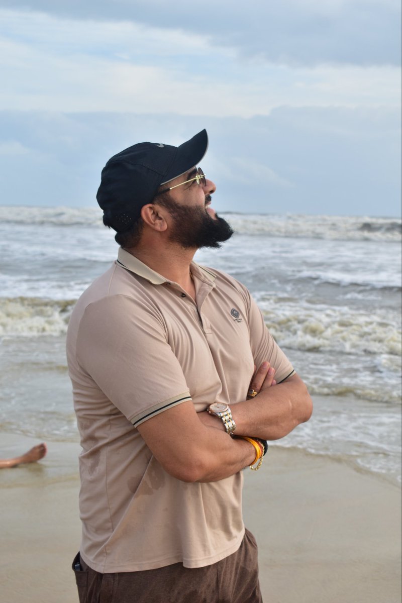 vikasTyagijee's tweet photo. किनारा नहीं भी मिला तो चलेगा
पर किसी को डूबो कर ऊपर नहीं आना मुझे। https://t.co/9hSUhKg0R8
