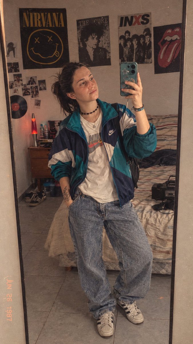 BiniYain's tweet photo. @ivanmudia_ Perdón pero no sé si alguien tiene mi ropa, pelo o estilo... Chat me conoció mejor que todos https://t.co/EzjNLOSRdD
