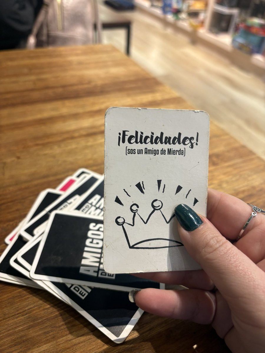 evbmtl's tweet photo. Te vas a canjear pasitos post trabajo con tus compañeros y volves con dolor de panza de tanto reírte (y sí, me quedé con más cartas yo) https://t.co/SWJ8H2To9t