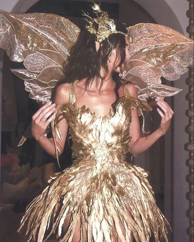 myenergyofsuces's tweet photo. Kendall Jenner in her iconic fairy costume for Halloween, 2019. https://t.co/Z94Pn9B9OL