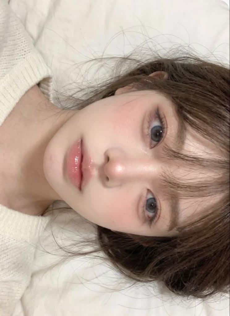 lynn47328587332's tweet photo. バブみカラーはこの色👶🏻💓
唇だけちゅるちゅるにするのも最近のお気に入り。 https://t.co/ijFGONo66G