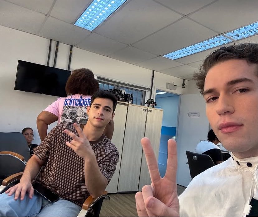 LucasRafael's tweet photo. 🚨 De acordo com insider, nesta sexta-feira (11) irá ao ar uma cena de Felipe e Mau Mau em uma pizzaria em um possível date, o Fernando chegará e acabará com o clima entre os dois.

#Malipe
#QuemAmaCuida https://t.co/B3XcnH2BBu