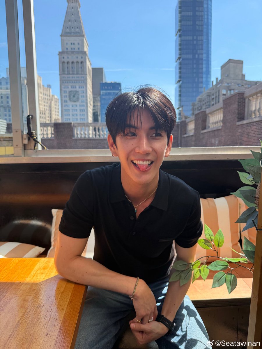 seatawinanfc's tweet photo. NYC 🗽

Weibo : Seatawinan update ✨

SEA TAWINAN 1ST CK FLY2NYC
#CALVINKLEINXSEA
#CALVINKLEIN 
#sea_tawinan @CalvinKlein @Sea_tawinan https://t.co/BTuxKC6oLc