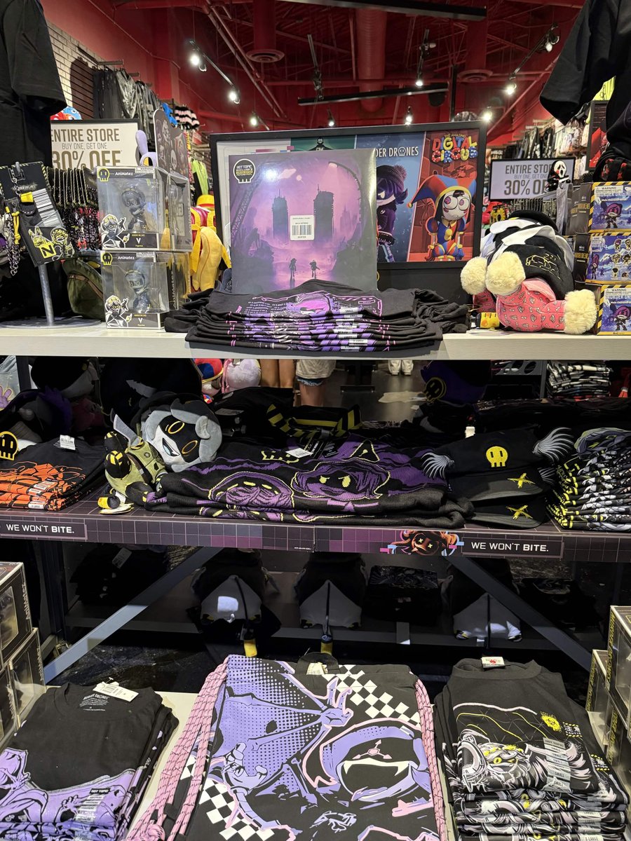 AJDiSpirito's tweet photo. Eyy Hot Topic has it's own Murder Drones Vol.1 Vinyl variant! In case you missed the original run. Comes with a complimentary barcode sticker 😂
I was literally trying to do a photoshoot in a hot topic like a weirdo https://t.co/Pj3VSOrmaQ