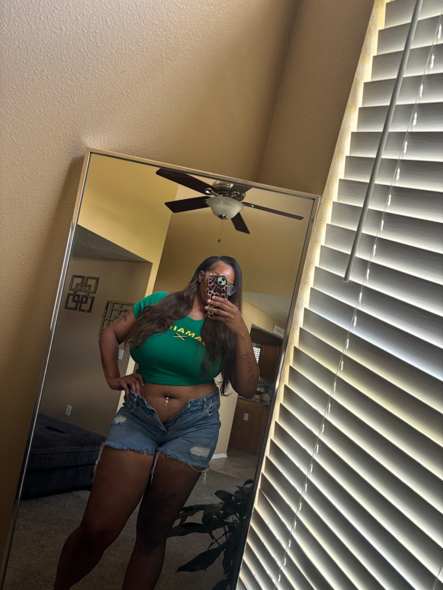 NEWORLDDD's tweet photo. sincerely, not yourz 😘 https://t.co/ND8Q1hEHve