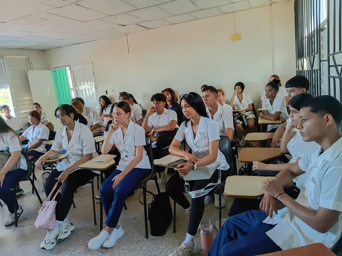 DocenciaUCMLT's tweet photo. Un curso escolar donde los deseos d aprender son el motor d arranque d nuestro estudiantado. Ellos son el vivo ejemplo d q con amor por lo q se hace la carga deja d ser pesada y se vuelve emoción, por tanto, trabajamos por una docencia de calidad porque ellos lo merecen. #UCMLT https://t.co/jDgSgqzOwo