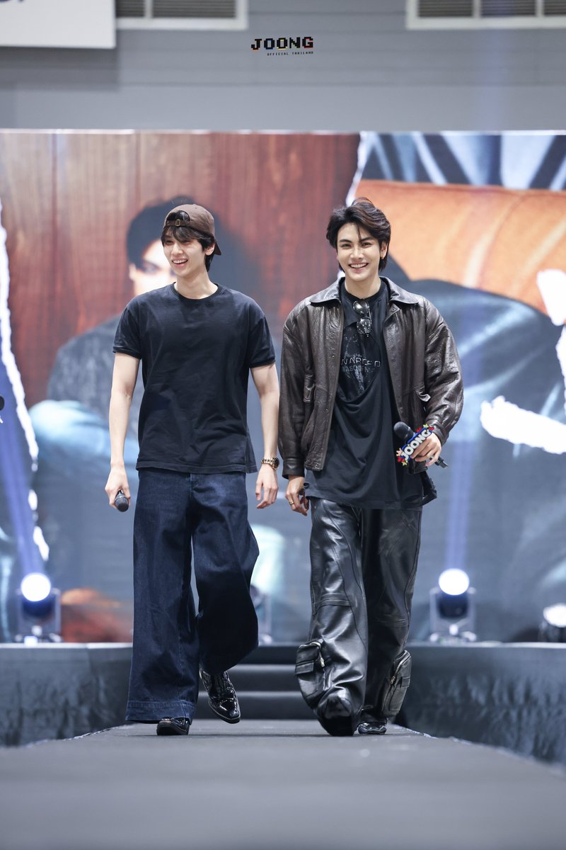 JoongOfficialTH's tweet photo. เติบโตขึ้นทุกปี วันนี้ก็ห้าปีแล้วนะ

JOONGDUNK 5TH MEMORIES

#JoongDunkGrewTogether5Years
@ChenRcj #จุงอาเชน #JoongArchen
@dunknatachai #dunknatachai
#จุงดัง #JoongDunk https://t.co/cN4gEDCiTG