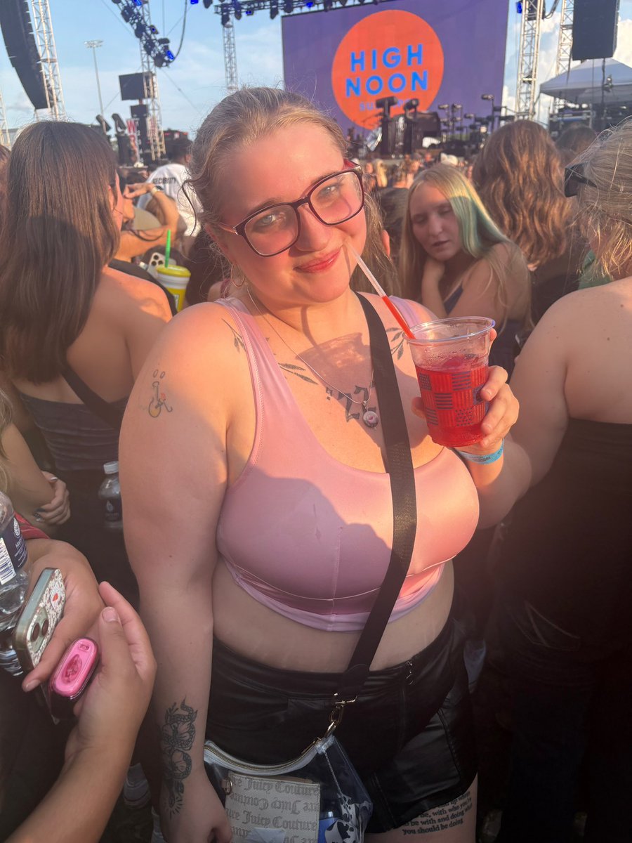 itzzmaads's tweet photo. jessie murph… i love you. 🥰🎫 https://t.co/Xuyw52M6Gc
