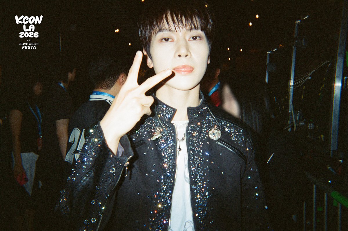 kconusa's tweet photo. [#KCONLA2026] Behind the Scene: Film Camera by #ZEROBASEONE

photo by. @ZB1_official 

📌Pre-register now for KCON LA 2027 and be the first to get the latest KCON news and updates!
🔗https://t.co/I5DbHatE0i

-
KCON LA 2026
AUG 14-16
https://t.co/0wcVXh0tET Arena, LA Convention Center

Let’s #KCON