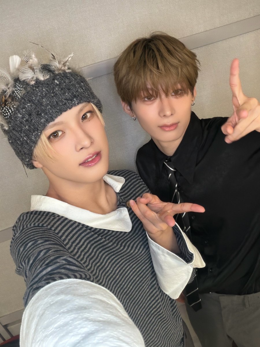 aoen_members's tweet photo. 優樹(YUJU)です🐶🩵
テレビ東京｢あのちゃんの電電電波♪｣にaoenが出演させていただきました！

めちゃくちゃ盛り上げてくださって楽しかったです😆
また出演できるように頑張ります٩( ᐛ )و

#あのちゃんの電電電波
#aoen #アオエン #優樹 #YUJU https://t.co/F3HuhbCBCx
