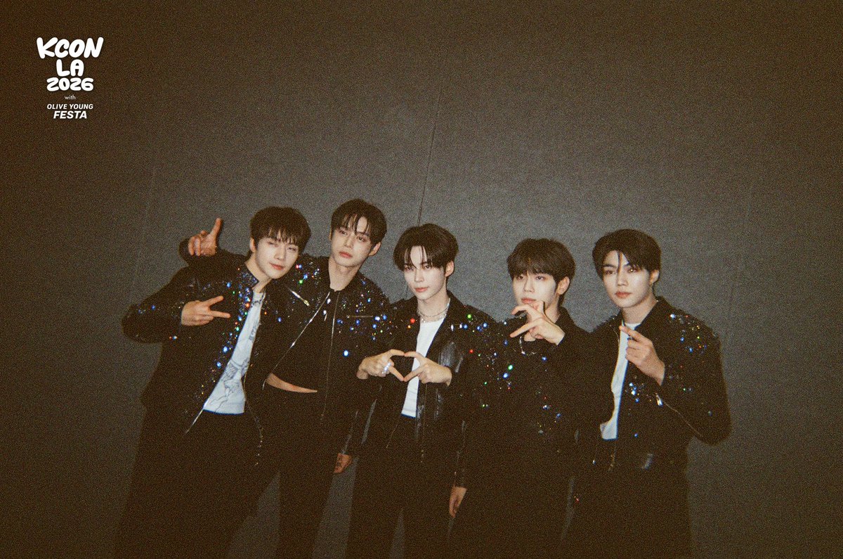 kconusa's tweet photo. [#KCONLA2026] Behind the Scene: Film Camera by #ZEROBASEONE

photo by. @ZB1_official 

📌Pre-register now for KCON LA 2027 and be the first to get the latest KCON news and updates!
🔗https://t.co/I5DbHatE0i

-
KCON LA 2026
AUG 14-16
https://t.co/0wcVXh0tET Arena, LA Convention Center

Let’s #KCON