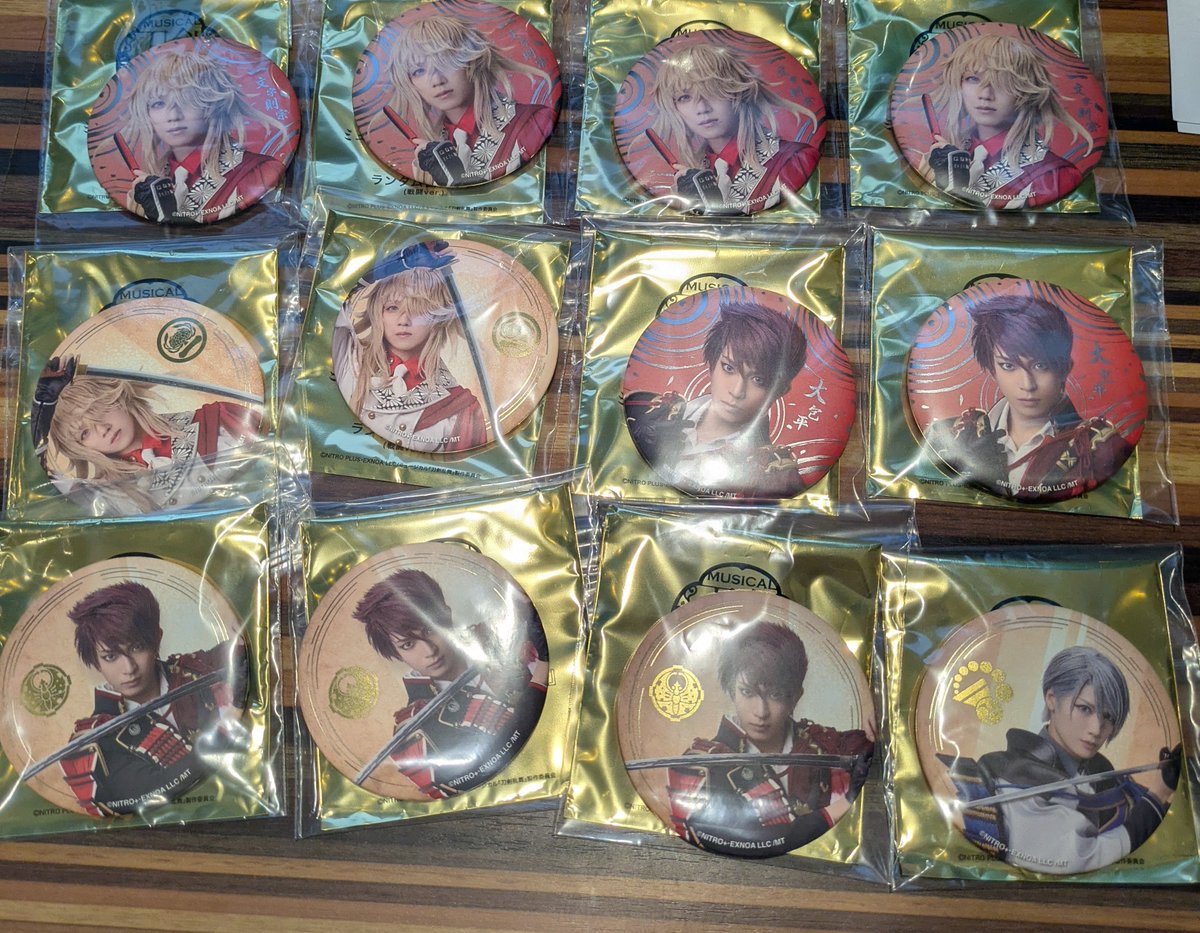 winter_field's tweet photo. 【交換/譲渡】
ミュージカル 刀剣乱舞 刀ミュ 月夜一縷　缶バ　コースター

譲：画像参照
　　＋コ(今剣、姫鶴、御前)

求：長義B、コ(長義、南泉)＞定価

長義は缶バ長義との交換のみ。缶バ2→コースター1の交換可。
御前は他含む交換のみ。定価譲渡はまとめて優先

固定(＋9/9現地)手渡しのみ。 https://t.co/yrAE8it1MW