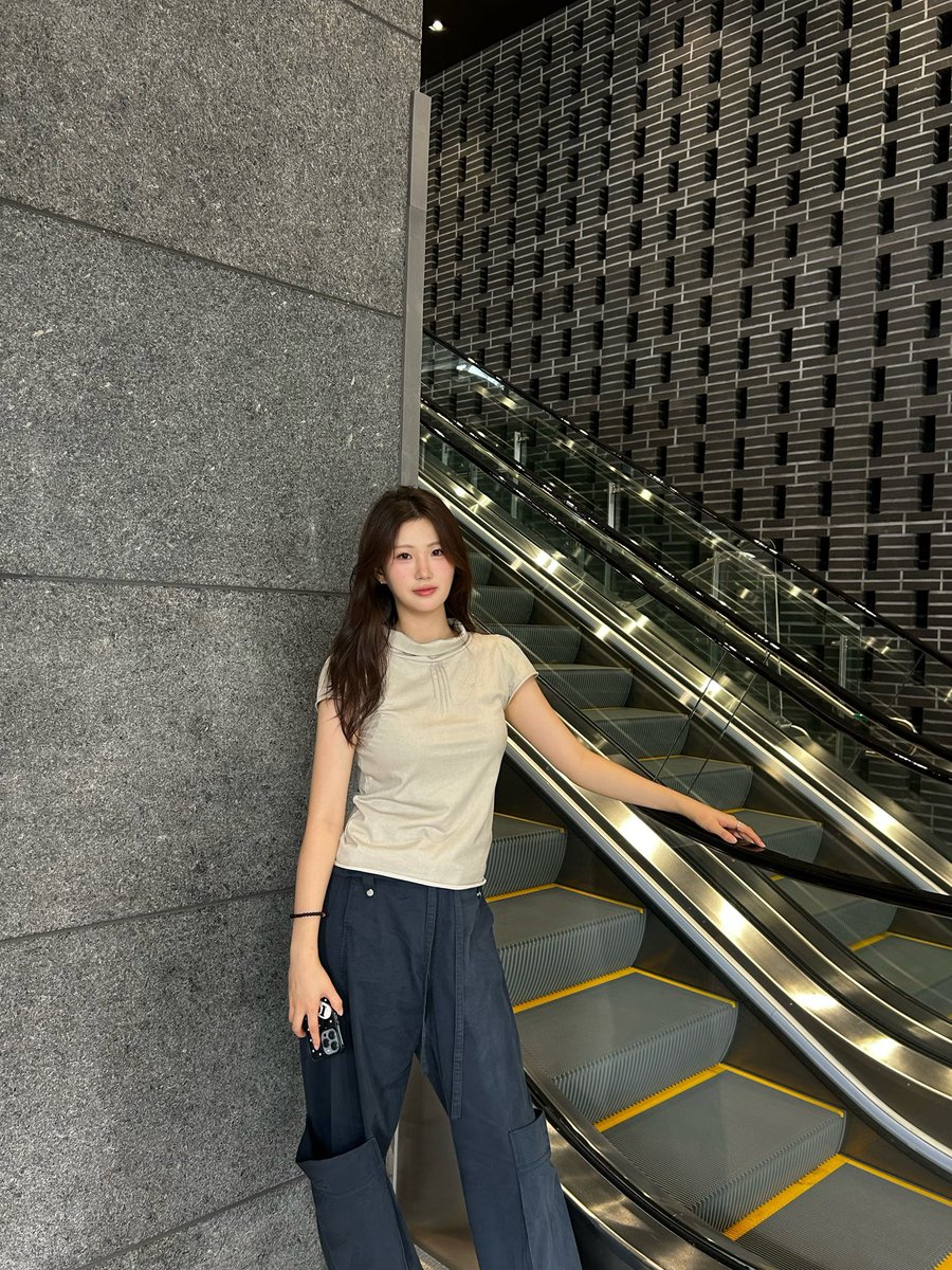 8d63fd5c8a85521's tweet photo. 올리고 싶은 사진 너무 많은데 우뜩하지? 

#수원 #맘눌뎀 #일상계트친소 https://t.co/SaQaOmGqr6