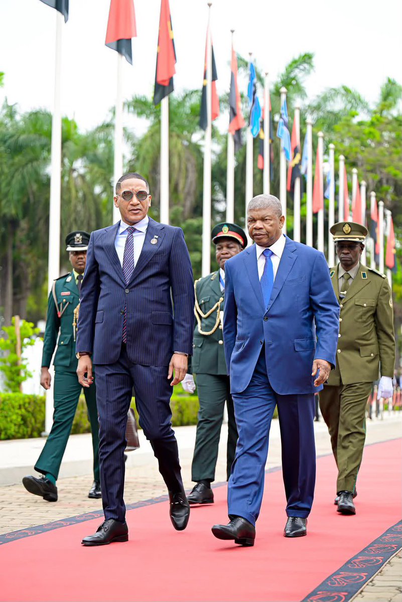 ali_naka's tweet photo. Botswana President Duma Boko is currently on a State Visit in Angola! 

The two countries have agreed to accelerate cooperation on the Lobito corridor and regional connectivity . the Lobito Corridor and regional connectivity.

• The Lobito Corridor presents significant potential to diversify Botswana’s trade routes, and facilitate movement of goods to international markets.
 
• Angola has reiterated its acknoledgement of Botswana’s expression of interest in participating as a shareholder. The Refinery was recognised as strategically important to strengthening regional energy security and fuel supply resilience, with Zimbabwe also having expressed interest in participating.

• Botswana is considering acquiring up to 30% equity. The investment could support Botswana’s efforts to diversify its fuel supply sources and strengthen energy security.

• Technical teams are to expedite discussions on the modalities, terms and conditions for Botswana’s participation.