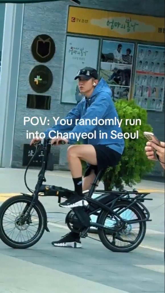 1992inlove's tweet photo. chanyeol!!!! https://t.co/PH1U47dgGR