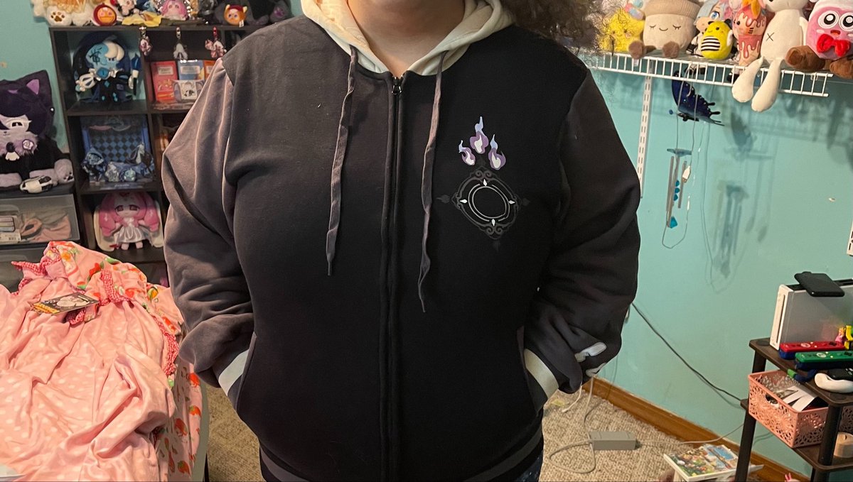 HereComeDatStar's tweet photo. DOUGHAEL HOODIE FINALLY CAME IN AFTER 2 FUCKING MONTHS AND IT’S SUNG AS A BUG YIPEEE ILY POOKIE 😚💖

#crk #cookierunkingdom #doughael #hoodie https://t.co/Ow443Lk4ST